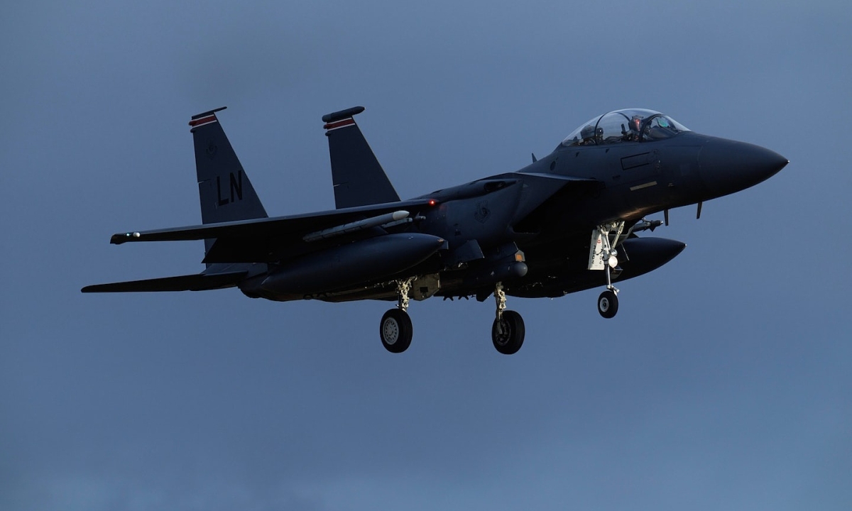 Mỹ giải cứu thành công phi công trên tiêm kích F-15 bị bắn hạ