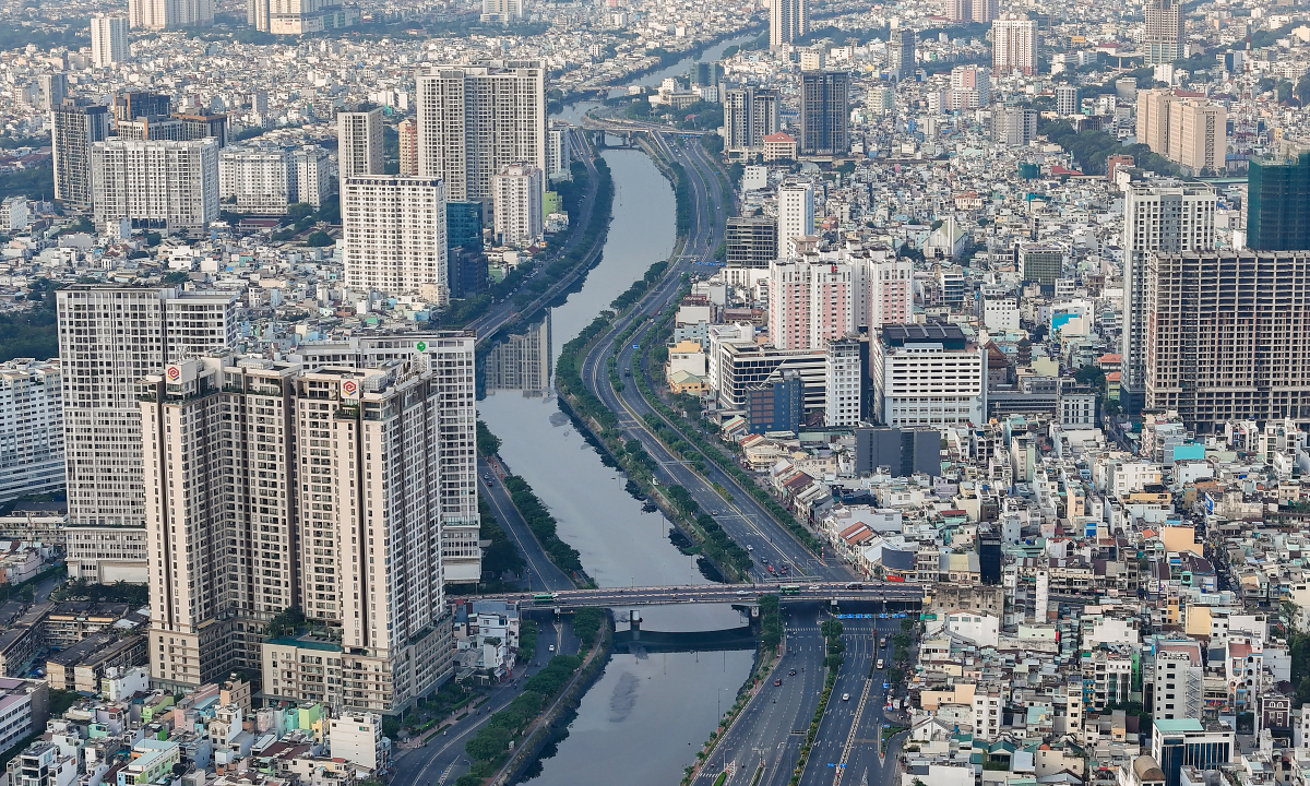 Doanh nghiệp xoay đủ cách để bán nhà thời lãi suất cao