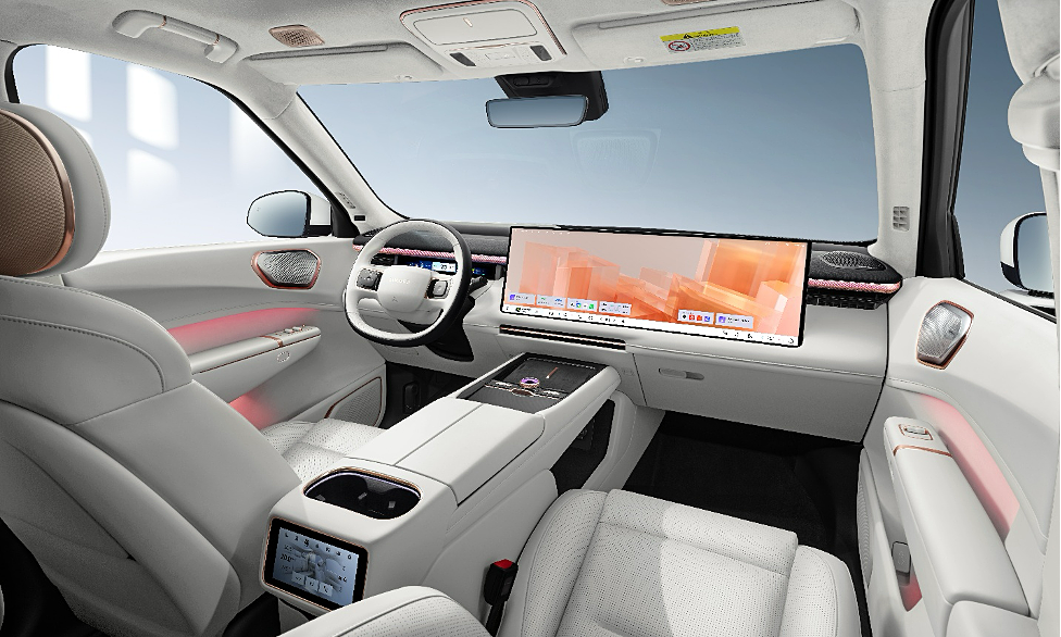 Khoang nội thất hạng thương gia trên Lynk & Co 900