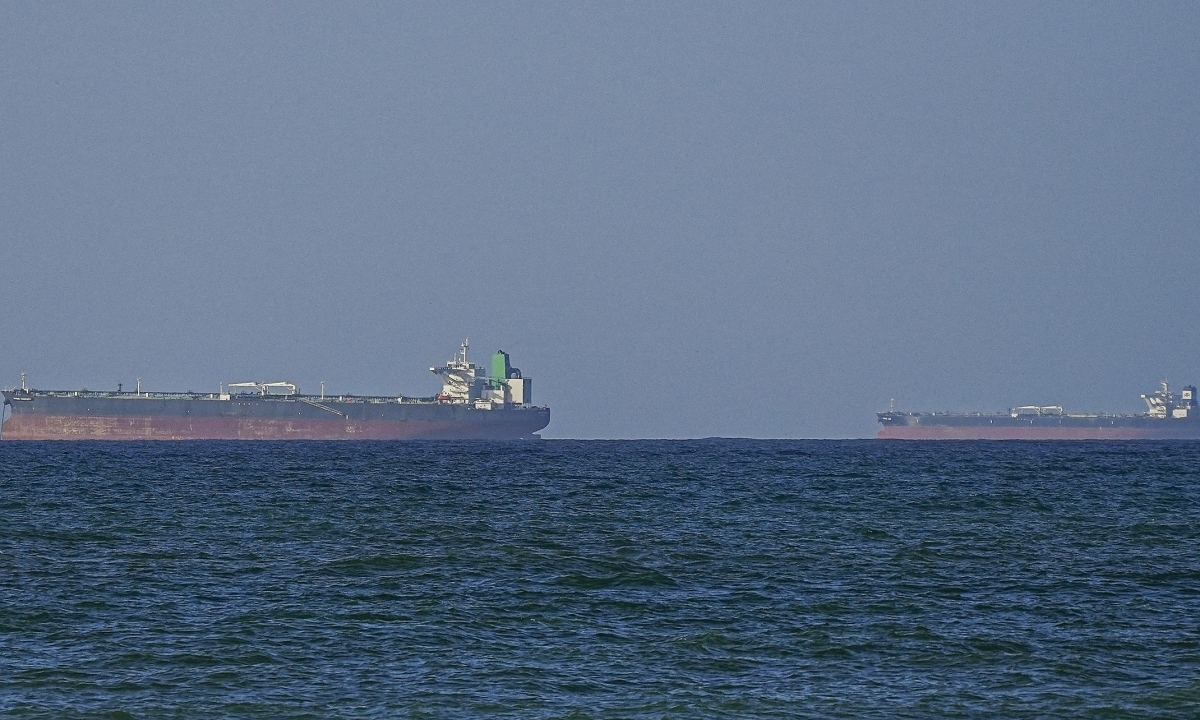 Iran công bố 'lộ trình tránh thủy lôi' ở eo biển Hormuz