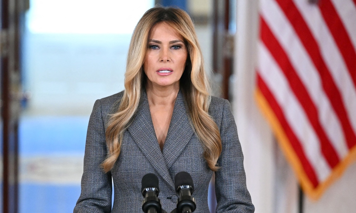Bà Melania bác bỏ có liên hệ với tỷ phú ấu dâm Epstein
