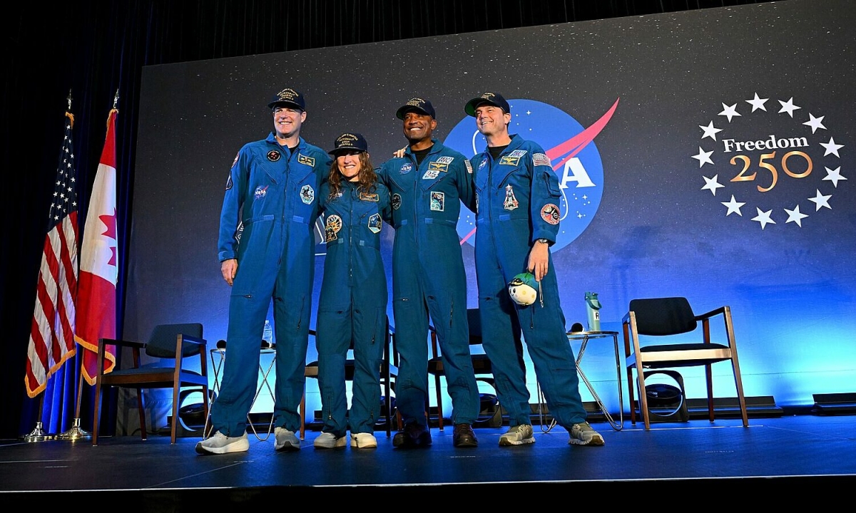 Phi hành đoàn Artemis II: "Trái Đất như thuyền cứu sinh lơ lửng trong vũ trụ"