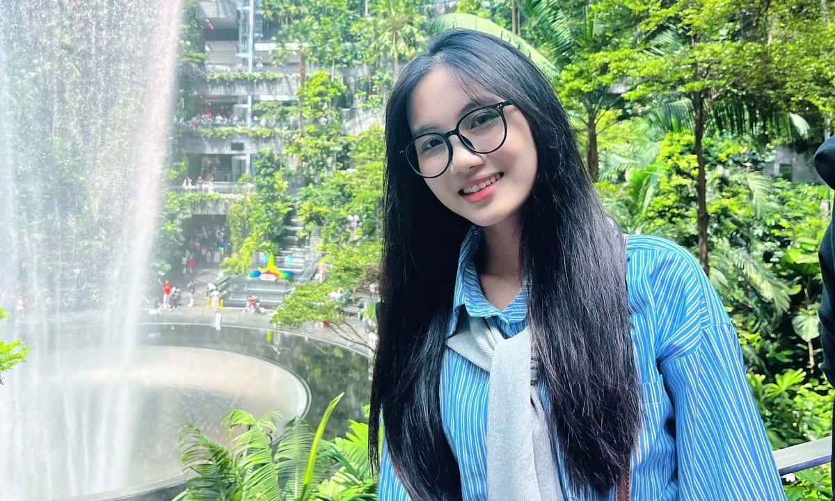 Tốt nghiệp sớm, nữ sinh 22 tuổi thẳng tiến đại học top 8 thế giới