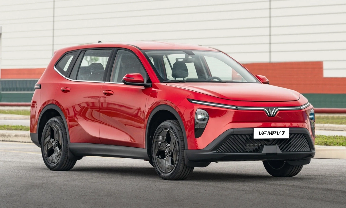 VinFast chiếm 85% thị phần MPV cỡ trung