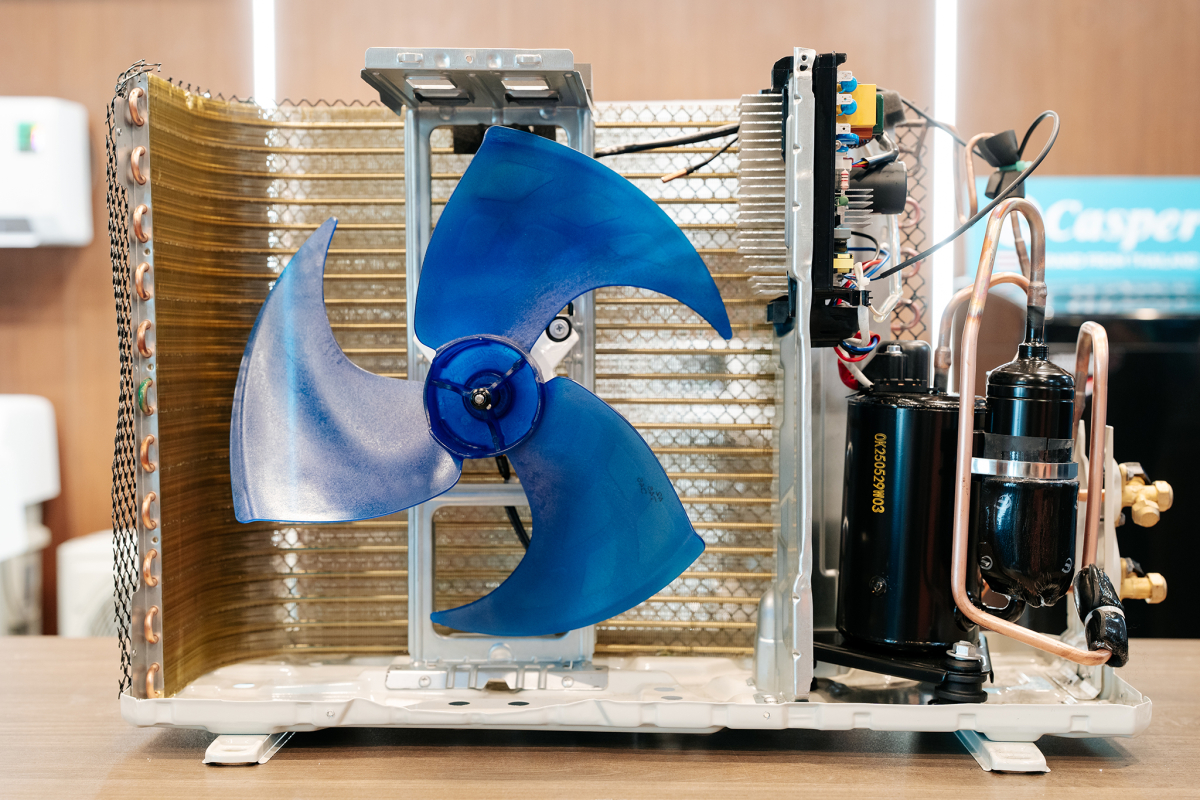 Bên trong điều hòa 6 triệu đồng dùng máy nén Inverter