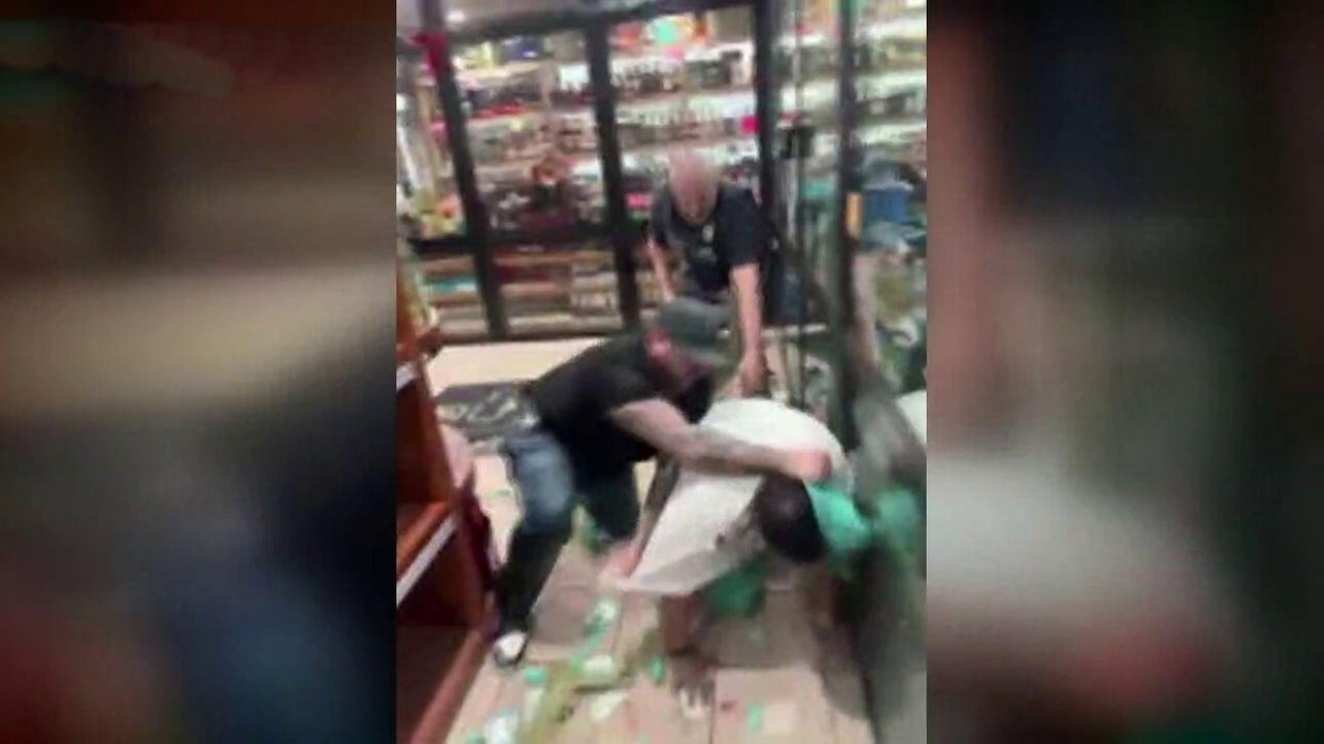 Xuất hiện video cảnh sát New York đánh người bị bắt giữ