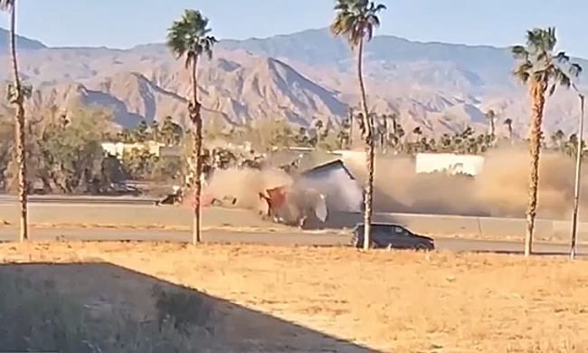 Xe đầu kéo đấu đầu xe trộn bê tông, một người thiệt mạng