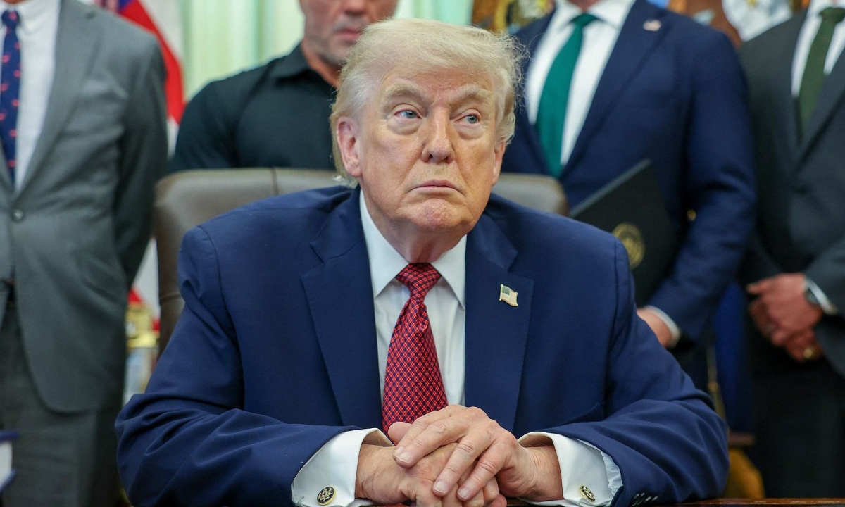 Ông Trump: Iran không được 'tống tiền' Mỹ bằng eo biển Hormuz