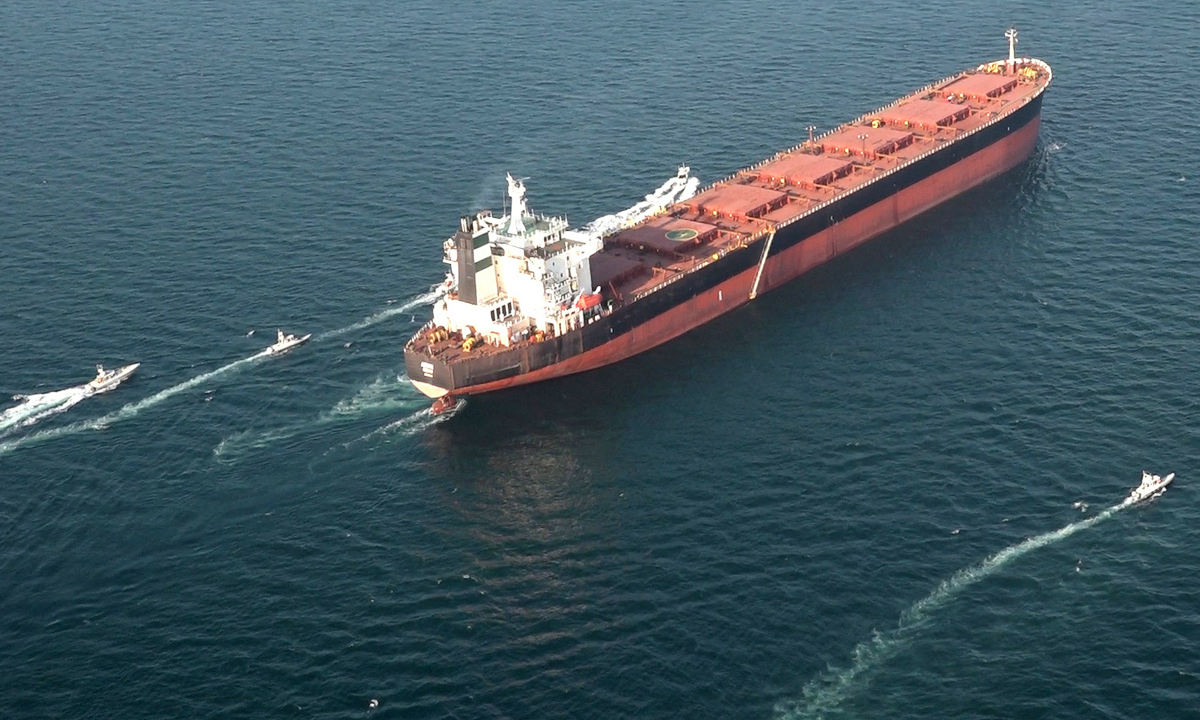 Iran tái áp đặt hạn chế với eo biển Hormuz