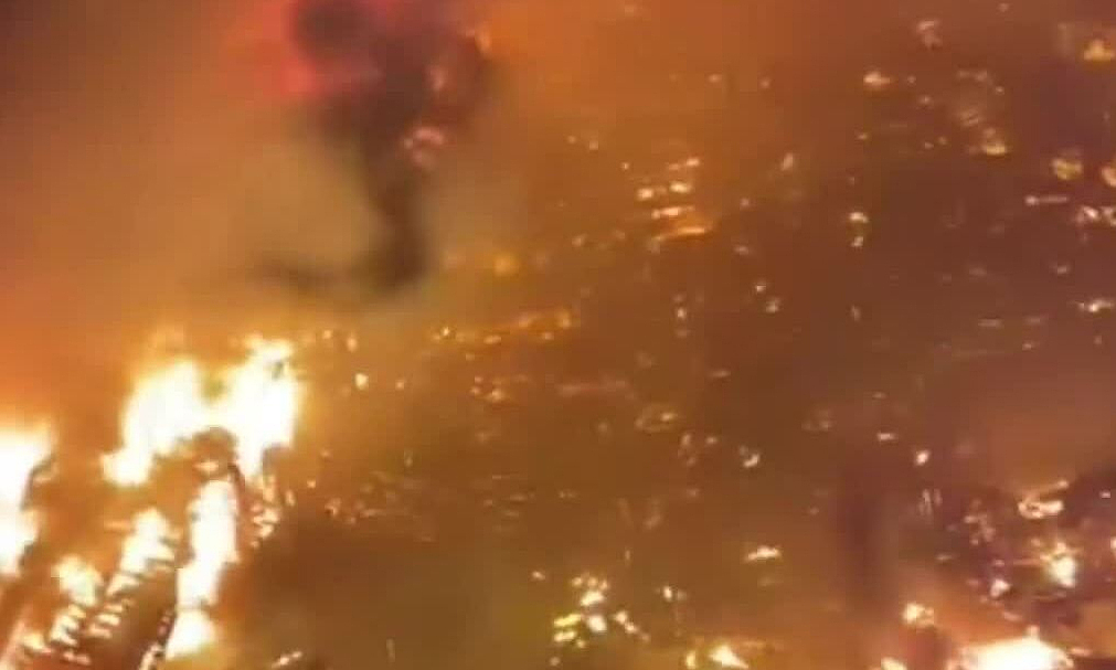 Cháy làng ven biển ở Malaysia, hơn 1.000 ngôi nhà bị thiêu rụi