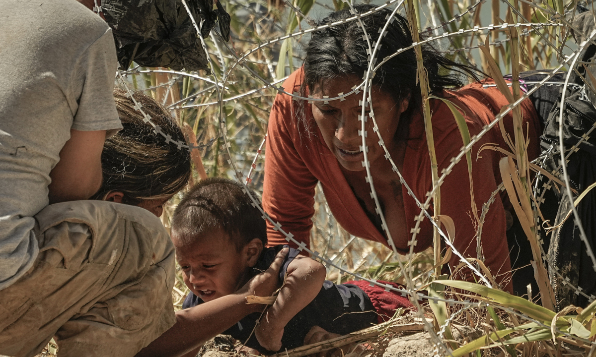 Cố sinh con ở Mỹ dù đã bị trục xuất