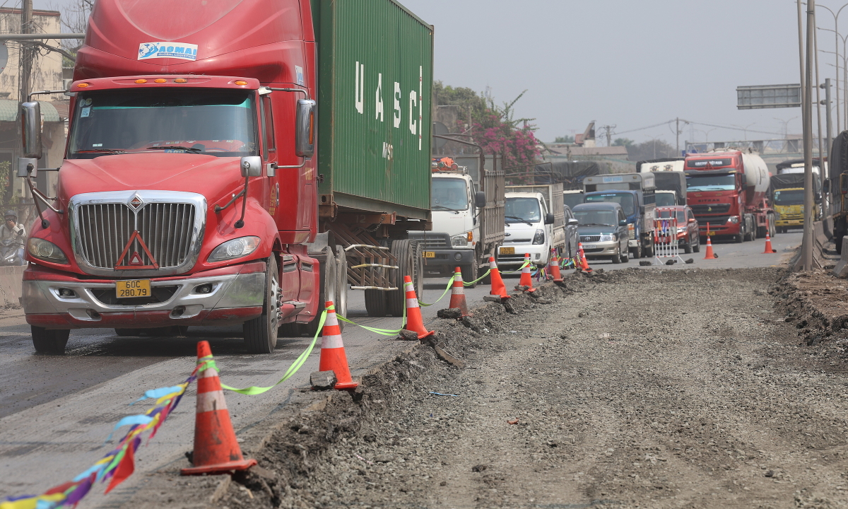 Giá nhựa đường tăng, nguy cơ chậm bảo trì đường bộ
