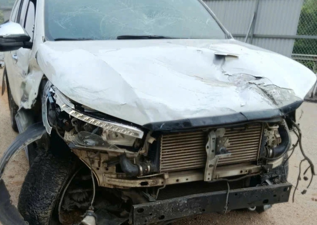 Đâm vào rào tôn trên cao tốc Nội Bài - Lào Cai, tài xế tử vong