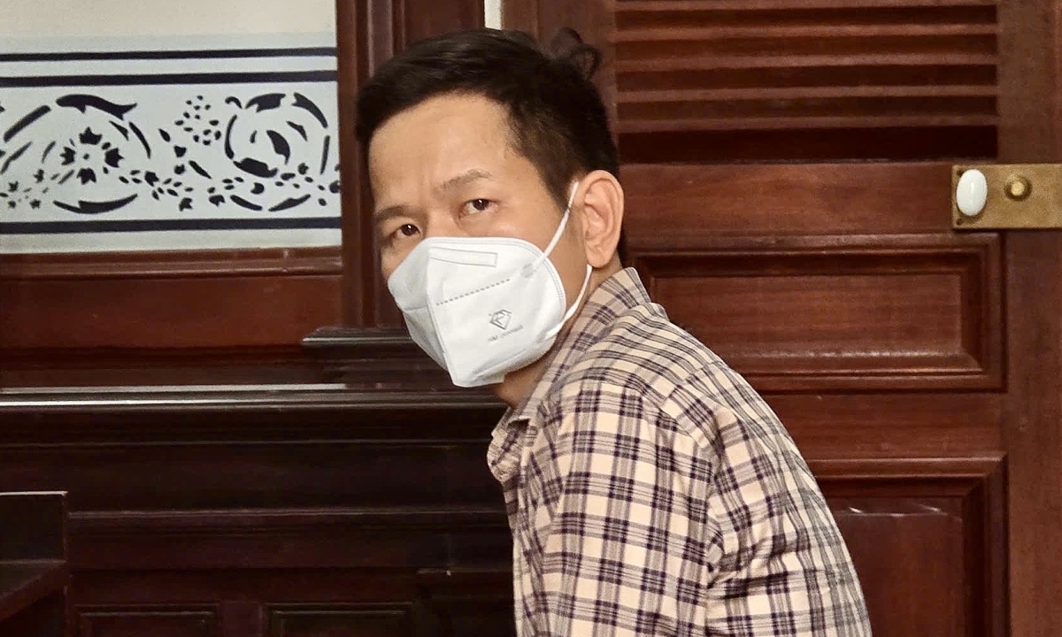 Cựu giám đốc ngân hàng làm lộ bí mật công tác của cảnh sát