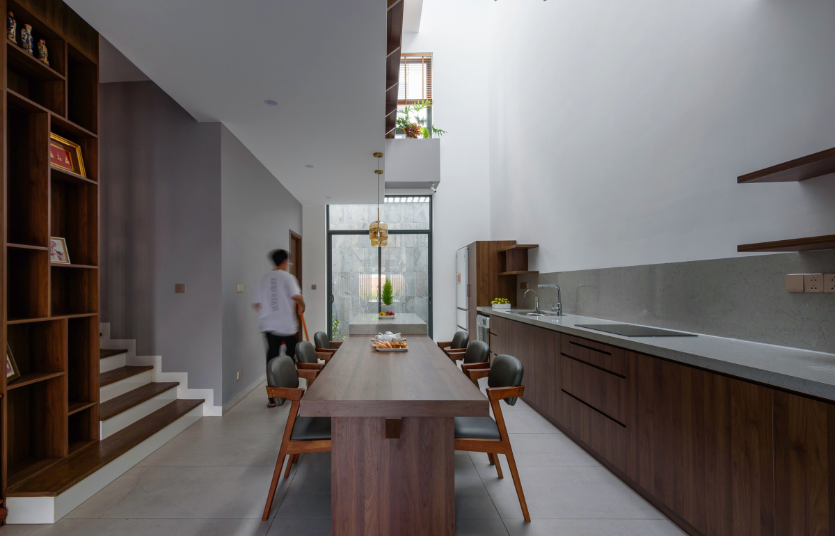 Nhà 160 m2 'cắt bớt' sàn tầng trên để kết nối gia đình