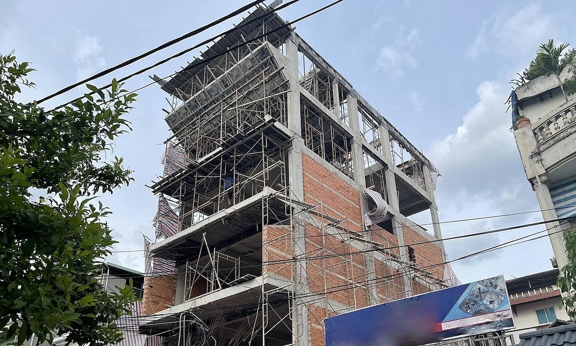 Có 1 tỷ đồng, nên xây nhà lúc này hay chờ vật liệu giảm giá?