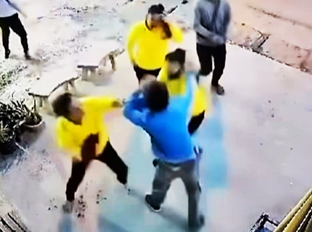 Án mạng vì bật loa ngoài điện thoại nơi đông người