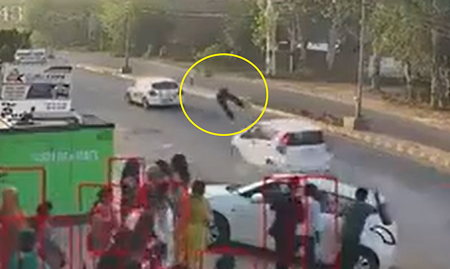 Ôtô đâm bay người đứng giữa đường chụp ảnh đám cưới