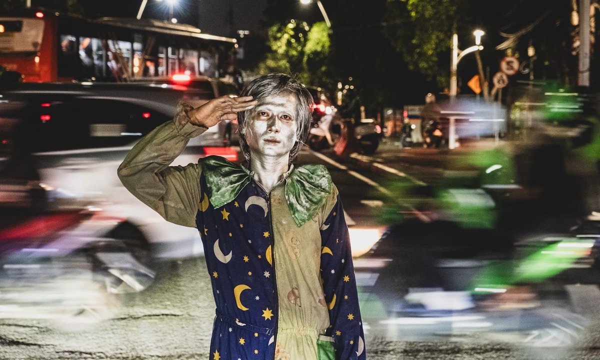 Những mảnh đời dưới bóng đô thị lớn nhất thế giới