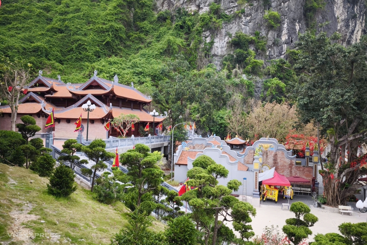 Đền thờ Đức Ông Trần Quốc Nghiễn - con trai Đức Thánh Trần