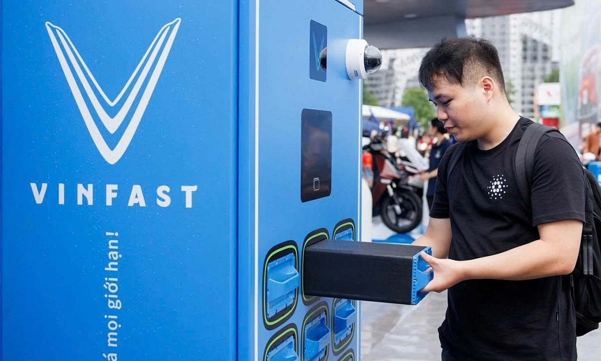V-Green và MediaMart sắp vận hành 1.000 tủ đổi pin xe máy điện