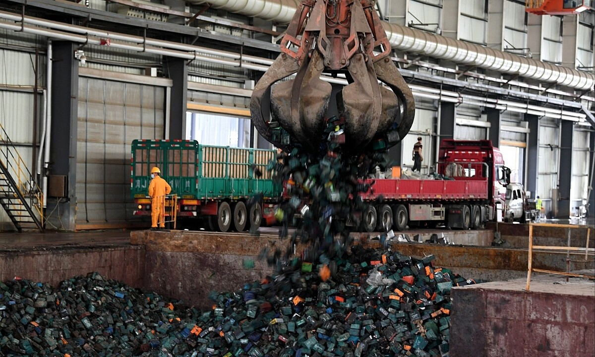 Xử lý pin xe điện: việc không dễ trên toàn cầu