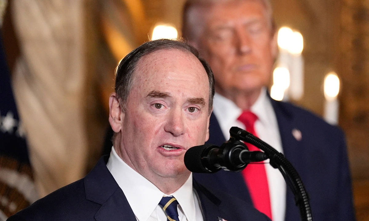 Nỗ lực bất thành để cứu vãn sự nghiệp của Bộ trưởng Hải quân Mỹ