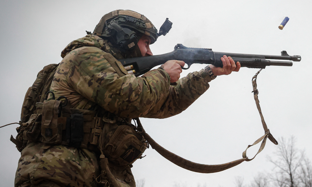 Tư lệnh quân đoàn Ukraine mất chức vì để lính đói khát