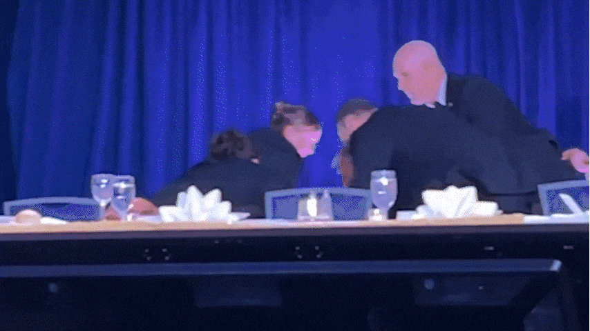 Mật vụ Mỹ sơ tán ông Trump sau vụ nổ súng gần tiệc báo chí