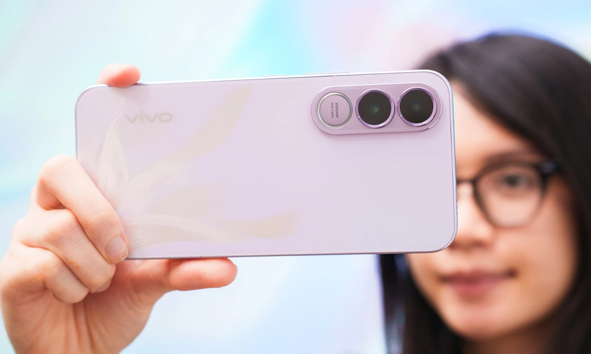 Vivo V70 FE - điện thoại có camera 200 'chấm', pin 7.000 mAh
