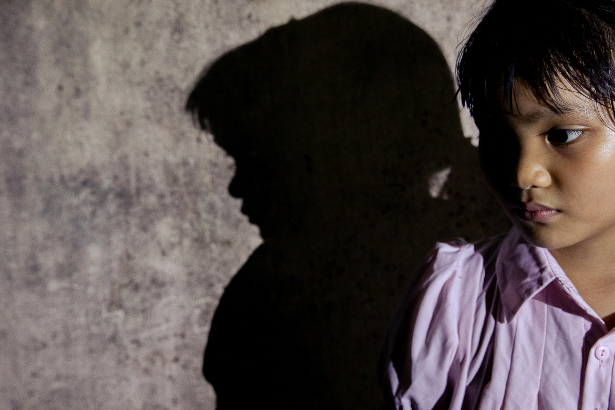 Những đứa trẻ không danh tính