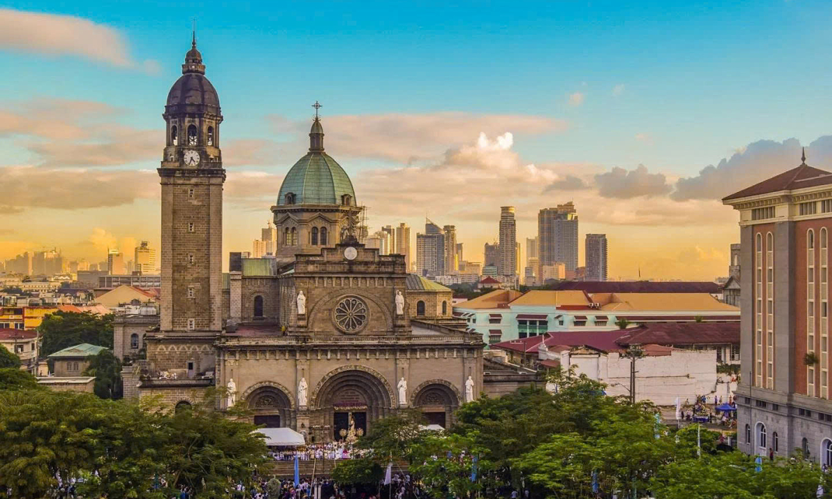 Quốc kỳ nước Đông Nam Á nào đảo ngược khi chiến tranh?