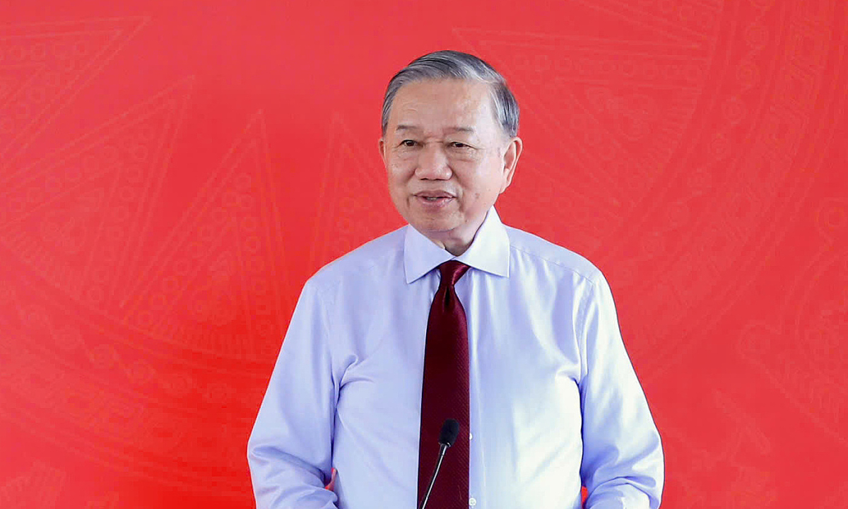 'Công nhân cần lương đủ sống, không chỉ việc làm'