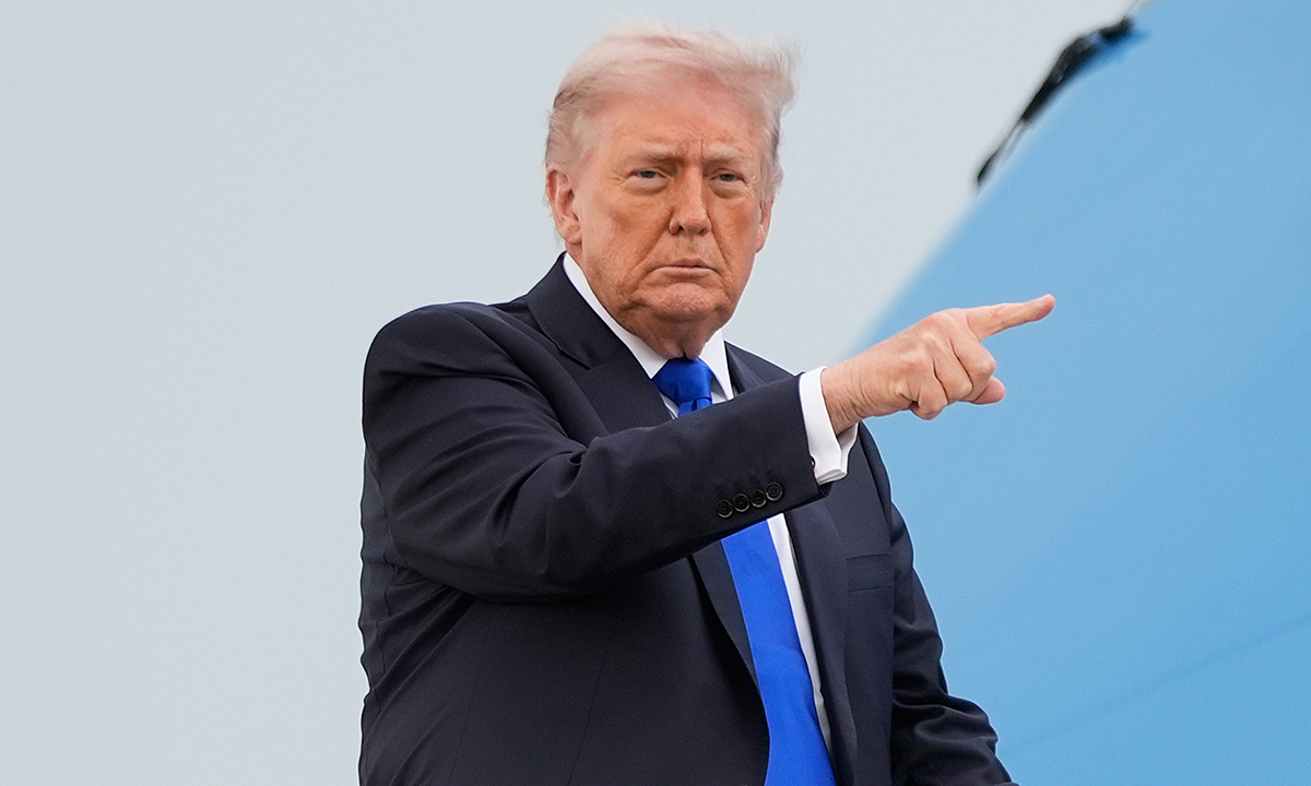 Ông Trump: 'Iran nói họ đang trên bờ vực sụp đổ'