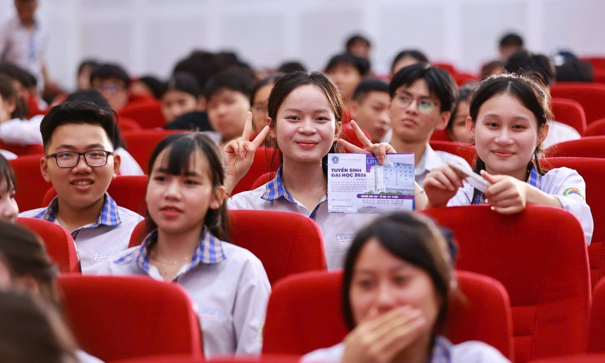 Đại học Luật TP HCM hạ 1/2 mức cộng IELTS, giữ khối C00