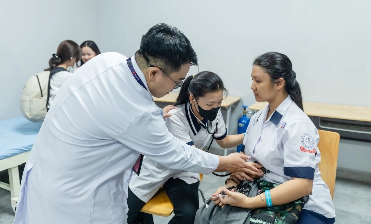 Nhiều đại học xét tuyển ngành Y bằng tổ hợp có Văn, Sử, Tin học