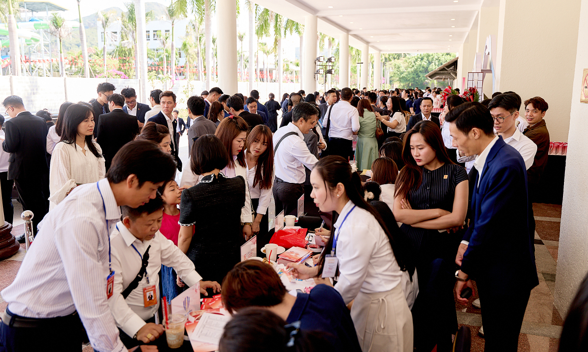 Lễ ra mắt tháp Onsen 3 thu hút gần 1.000 khách tham dự