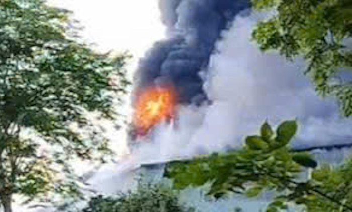 Nhà máy nội thất hơn 4.000 m2 ở TP HCM bị thiêu rụi