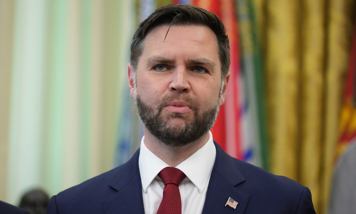 Ông Vance 'lo ngại về kho dự trữ tên lửa Mỹ'