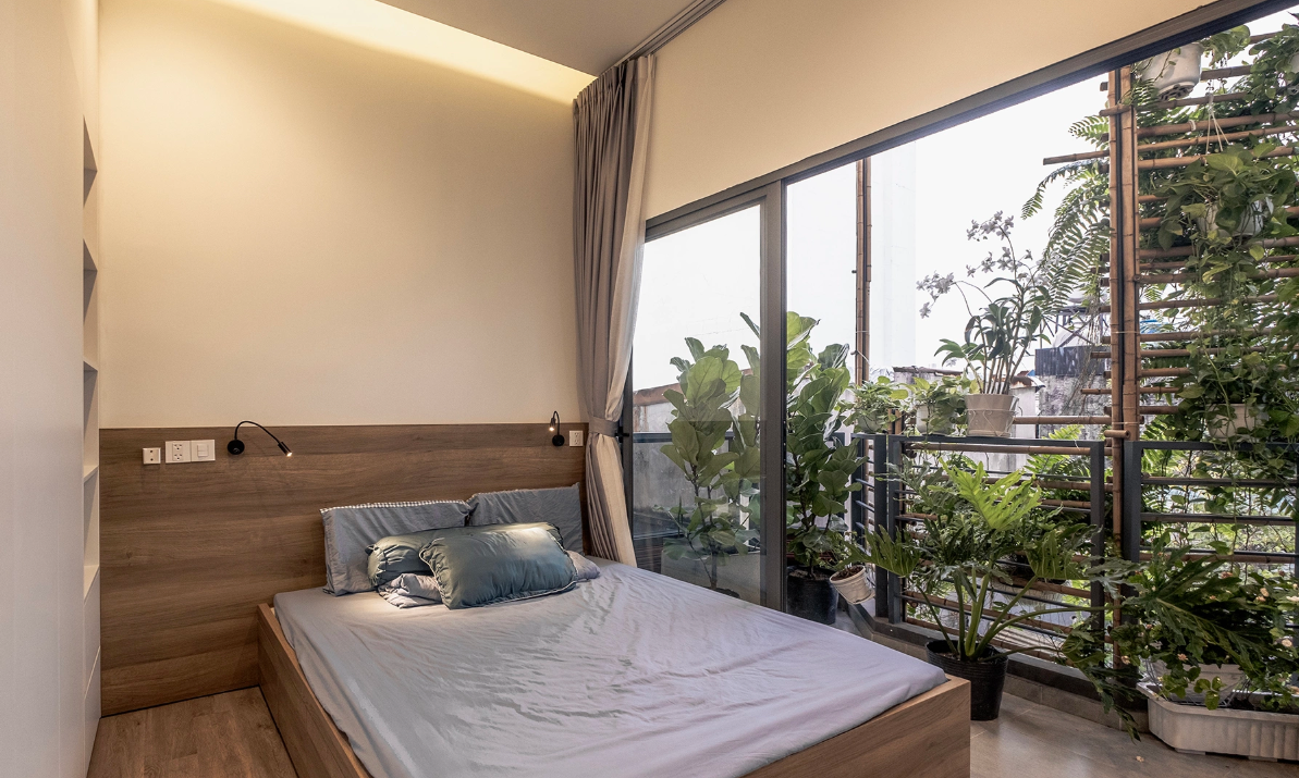 Làm gì khi nhà phố hướng tây nắng chiều thẳng vào phòng ngủ?