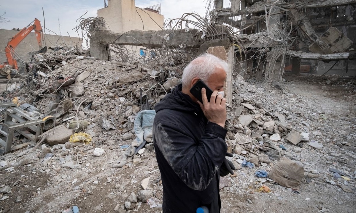 Cú sốc mất việc khiến hàng triệu người Iran kiệt quệ giữa xung đột