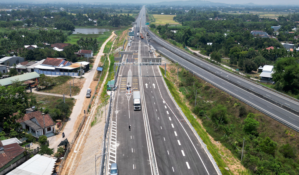 Ba cao tốc mới giúp rút ngắn thời gian qua miền Trung, Tây Nguyên