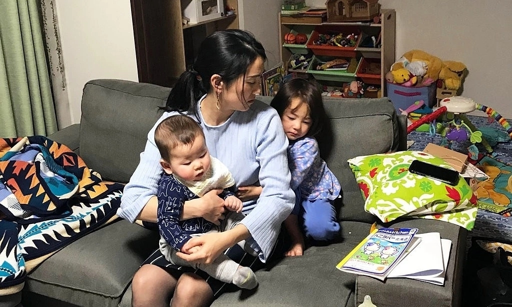 Tôi sinh hai con 'cực nhưng đáng'