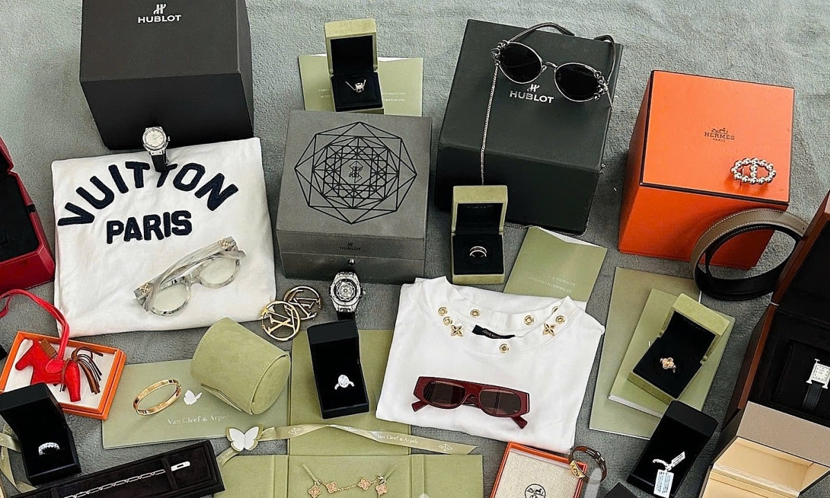 Che giấu 835 tỷ đồng bán kim cương, túi Hermes qua mạng