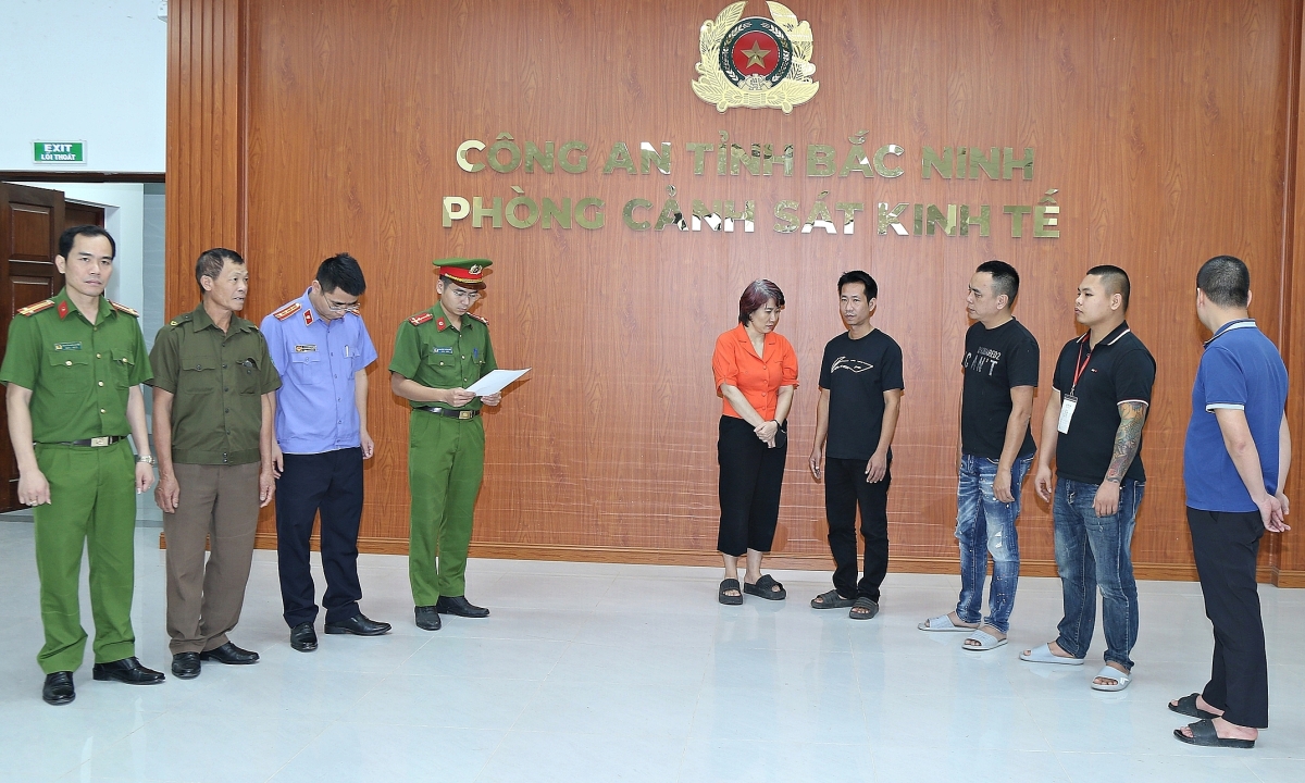 Phó giám đốc bệnh viện phổi bán bệnh án giả cho người bị kết án tù