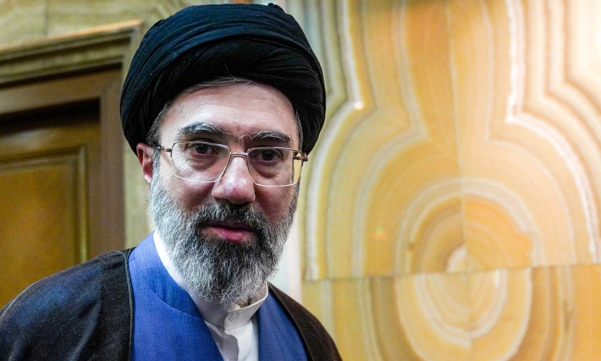 Lãnh tụ Khamenei: Iran đã trở thành cường quốc quân sự
