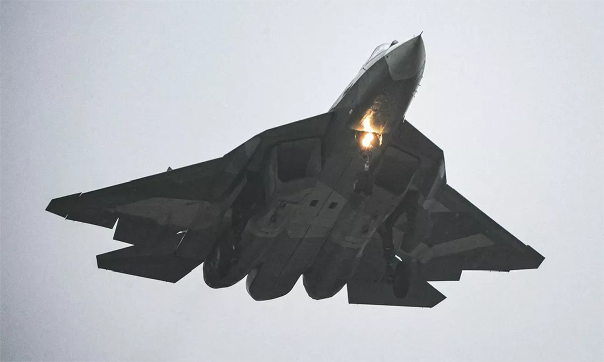 Ukraine tuyên bố phóng UAV, đánh trúng tiêm kích Su-57 Nga