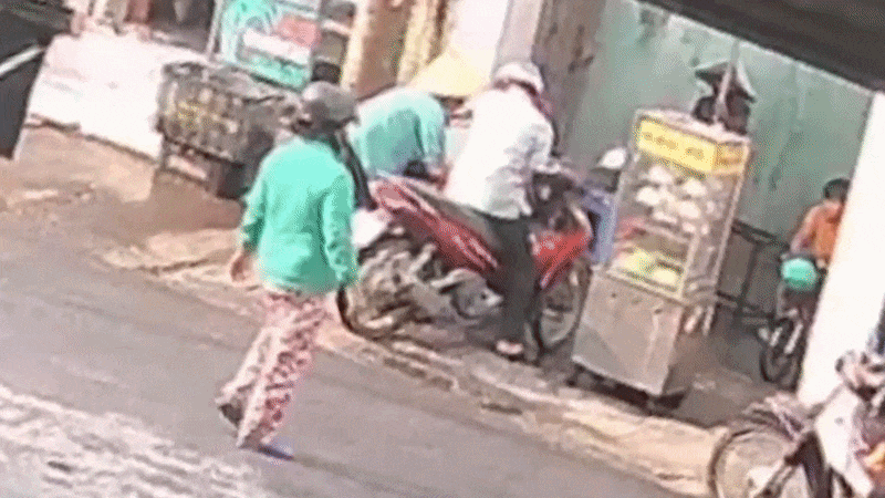 Xăng rò rỉ gần bếp than khiến một người bị bỏng