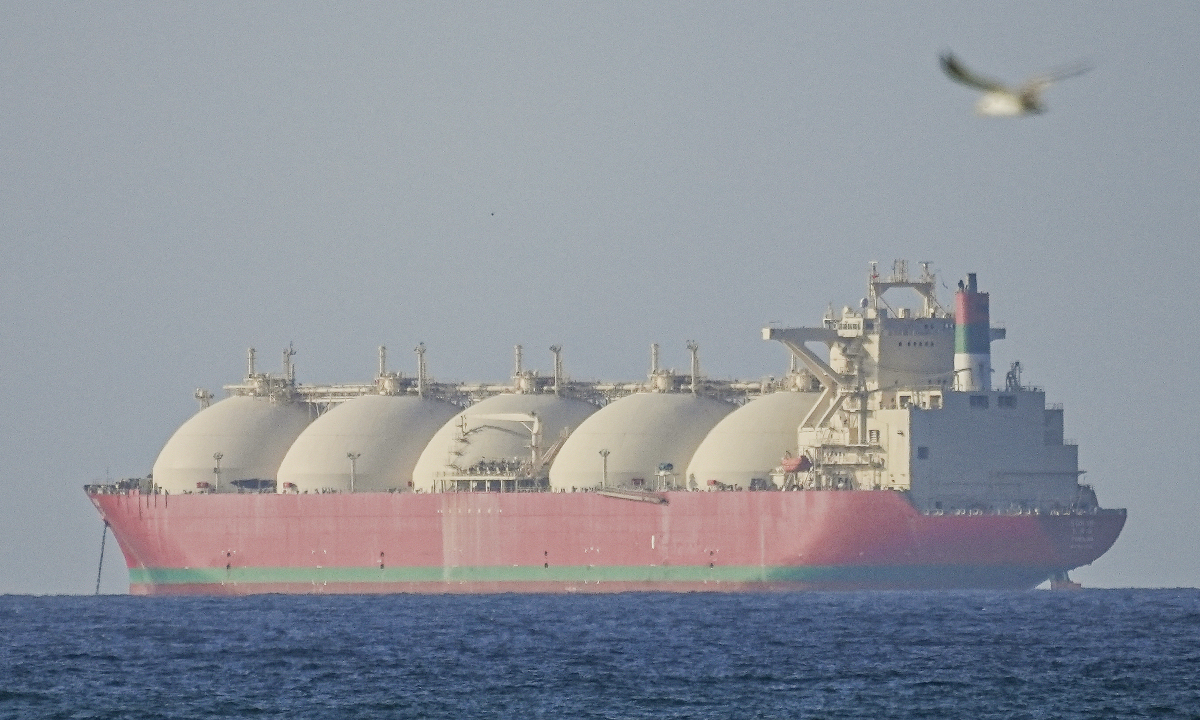 Ông Trump tuyên bố mở chiến dịch hộ tống tàu qua eo biển Hormuz