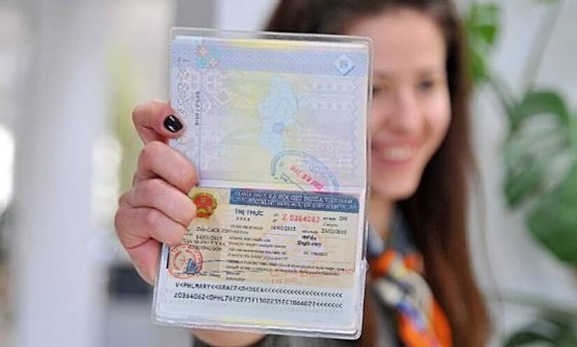 Ở quá hạn visa tại Việt Nam, tôi bị phạt bao nhiêu tiền?